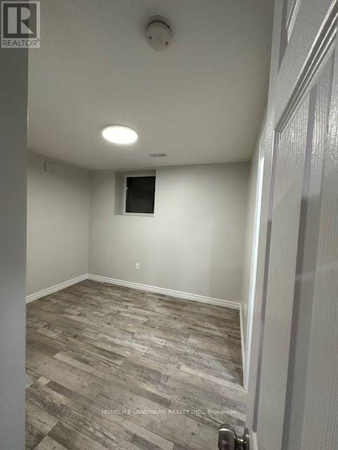 Building Photo - 542 Wingrove Crescent