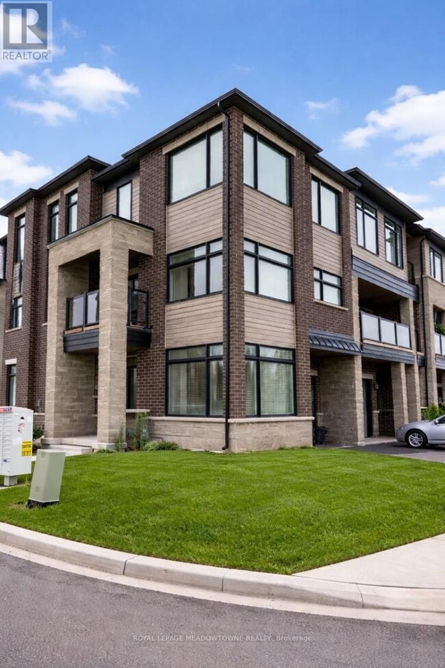 Building Photo - 1560 Hilson Hts