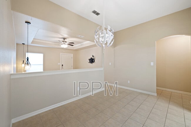 Foto del edificio - 1825 Treasure Oaks Dr