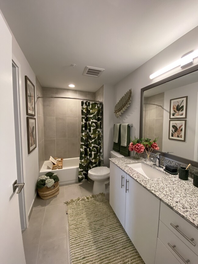 Foto del edificio - 1455 W 31st St