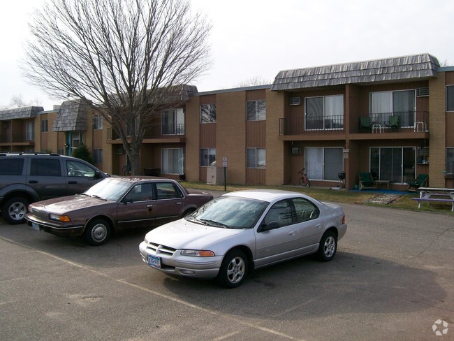 Foto del edificio - Spring Park Apartments