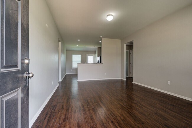 Foto del edificio - Gorgeous 3 Bed 2 Bath in Moore/SE OKC