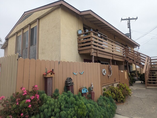 Foto del edificio - 216 Melrose Dr