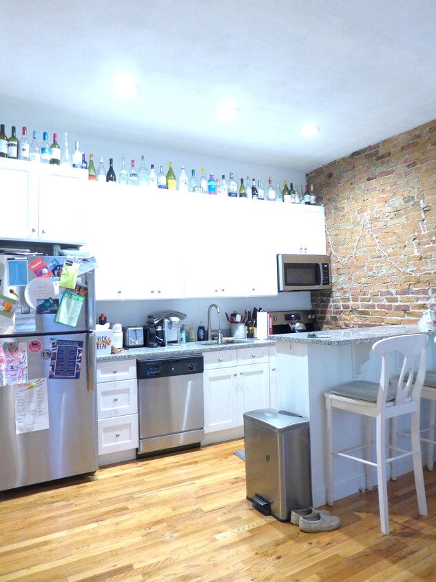 Primary Photo - 10 Wigglesworth St
