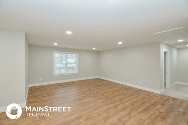 Building Photo - 115 Green Meadow Dr