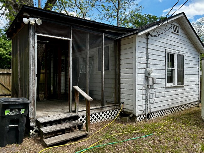 Building Photo - 308-310 S Bobcat Alley