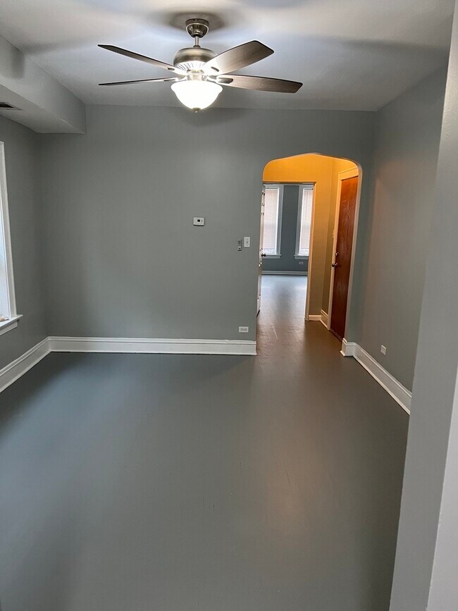 Foto del edificio - 8916 S Cottage Grove Ave