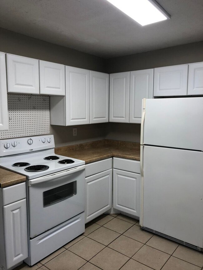 Photo - Cozy 2 Bed/ 1 Bath Home with Large Sun Roo...