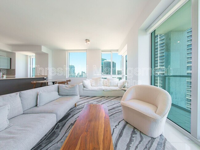 Building Photo - 500 Brickell Ave