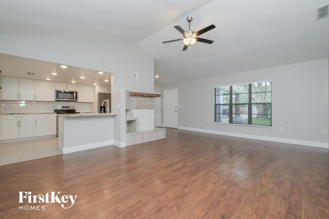Building Photo - 8369 Camphor Dr