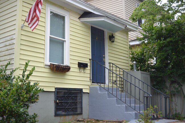 Entrance - 28 Moultrie St