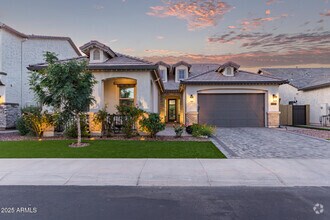 Building Photo - 2316 E Canary Dr