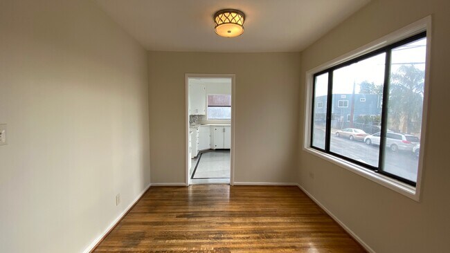 Foto del edificio - 4425 Maplewood Ave