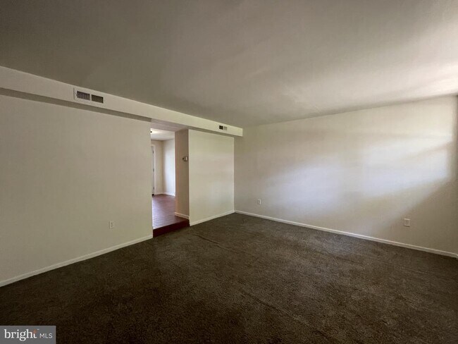 Foto del edificio - 700 E 1st St