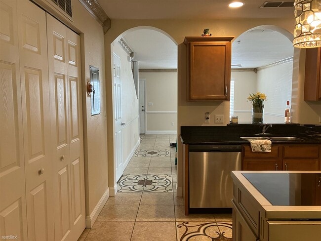 Foto del edificio - 3 br, 2.5 bath Townhome - 4670 Southwest 4...