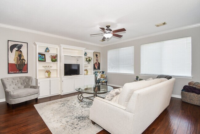 Foto del edificio - 1119 Lexington Green Dr