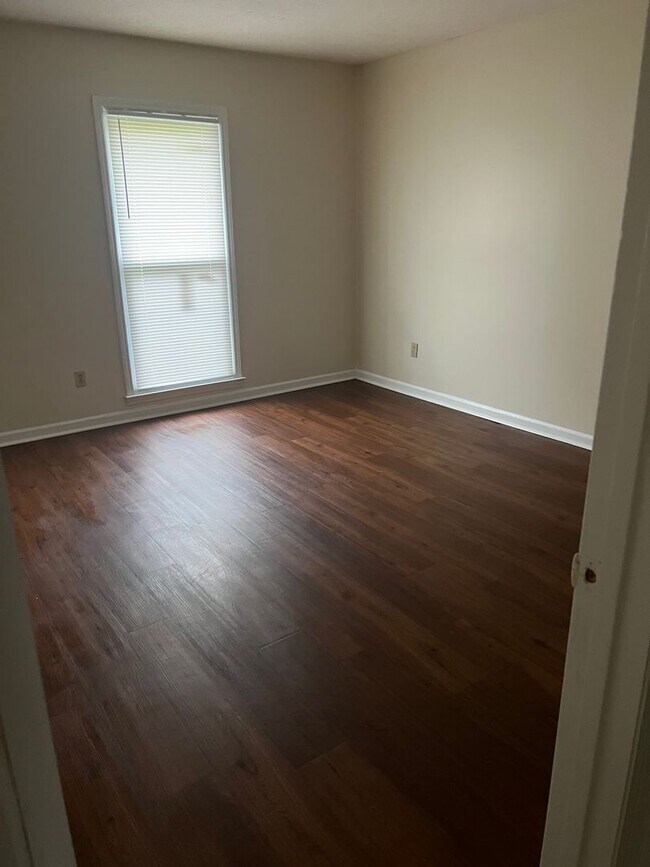 Foto del edificio - 1555 Webb St