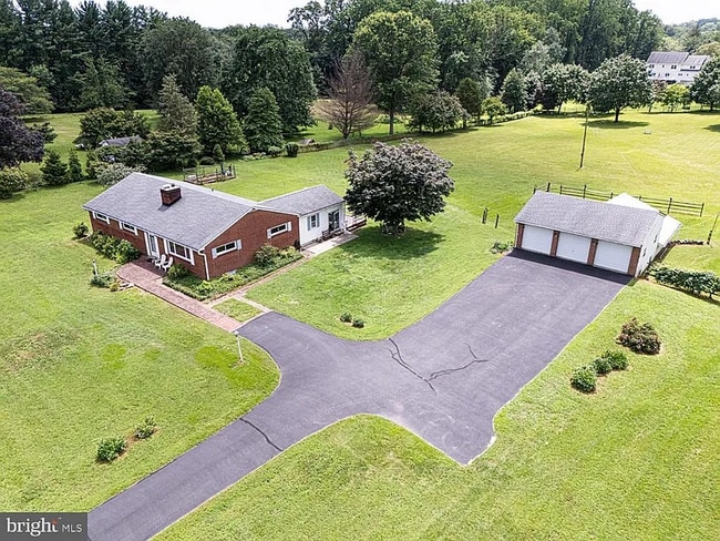 Building Photo - 1090 Wilson Ave