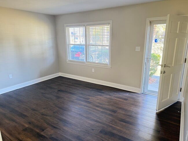 Living Room - 3410 Longwood Ln