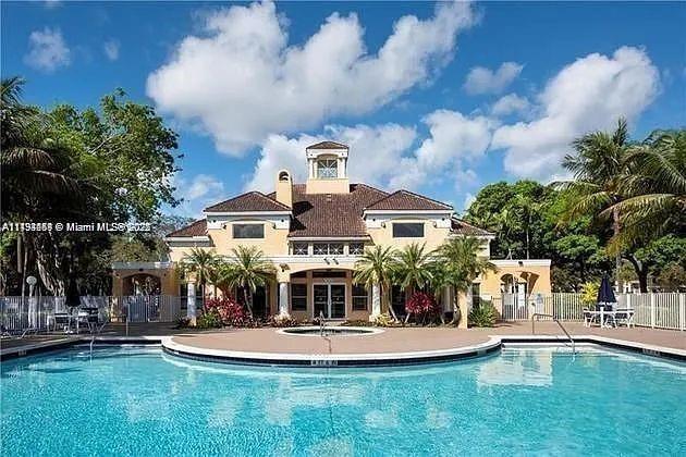 Foto principal - 2371 NW 33rd St