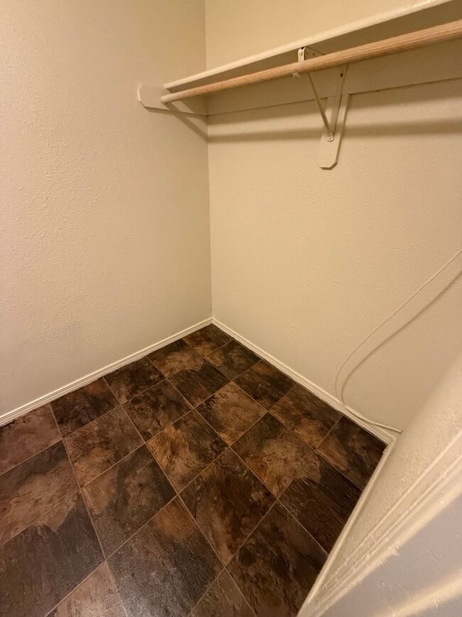 Building Photo - 1801 N Short L St