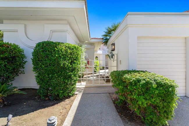 Building Photo - 75395 Riviera Dr