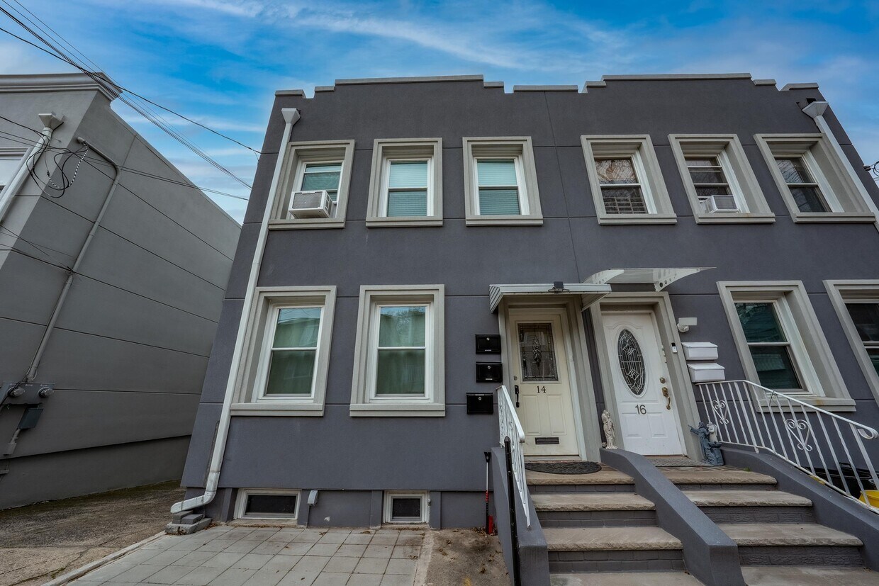 14 Burdette Pl, Fairview, NJ 07022 Condo for Rent in Fairview, NJ