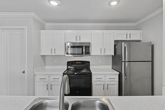 Building Photo - Montecito Village