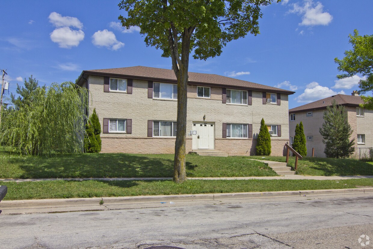 Foto del edificio - 7730 W Bender Ave