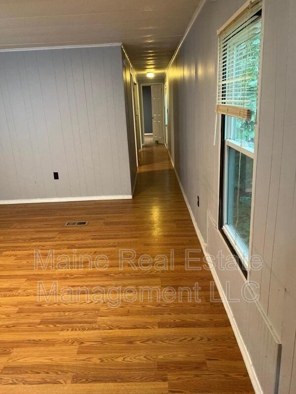 Building Photo - 1051 Gardiner Rd