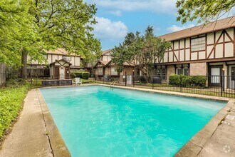 Building Photo - 7409 Shadow Hill Dr