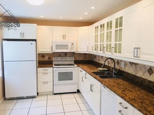 Building Photo - 16322 Country Lake Cir