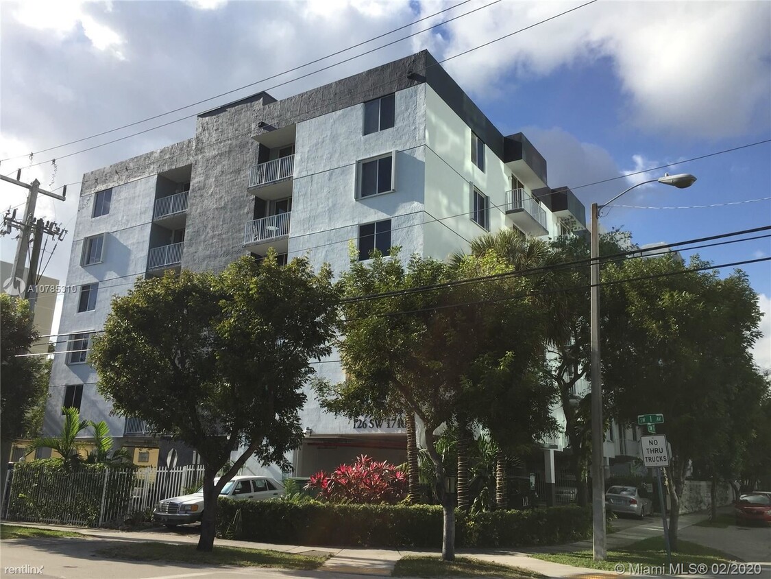 2 br, 1 bath - Brickell View Condo - 2 br, 1 bath  - Brickell View Condo