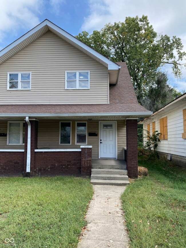 Building Photo - 1029 Blaine Ave