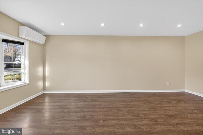 Foto del edificio - 51 Mecouch Dr