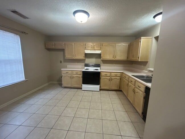 Building Photo - 8352 Keeli Cove