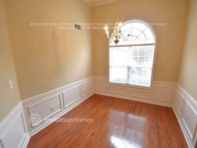 Foto del edificio - 695 James Ridge Dr