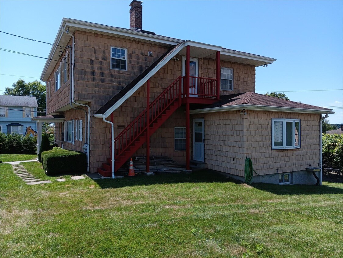Foto del edificio - 2 Hillcrest Ave