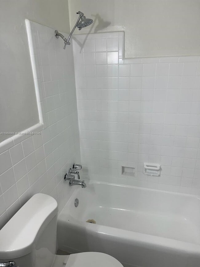 Foto del edificio - 2823 Monroe St