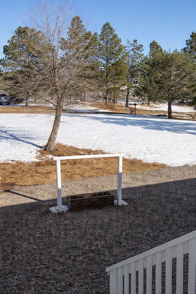 Poste para atar caballos - 1290 Starling Ln