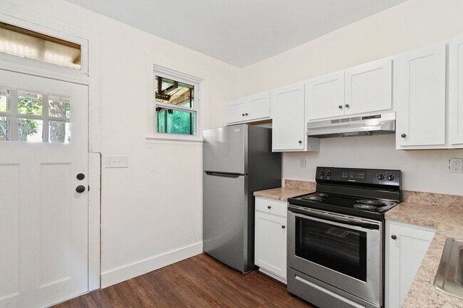 Foto del edificio - Coming Soon! Spacious 4 Bedroom, 1.5  Bath Home in York, Pa!