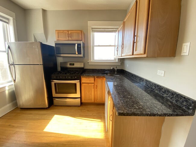 Building Photo - 1350 N Keeler Ave