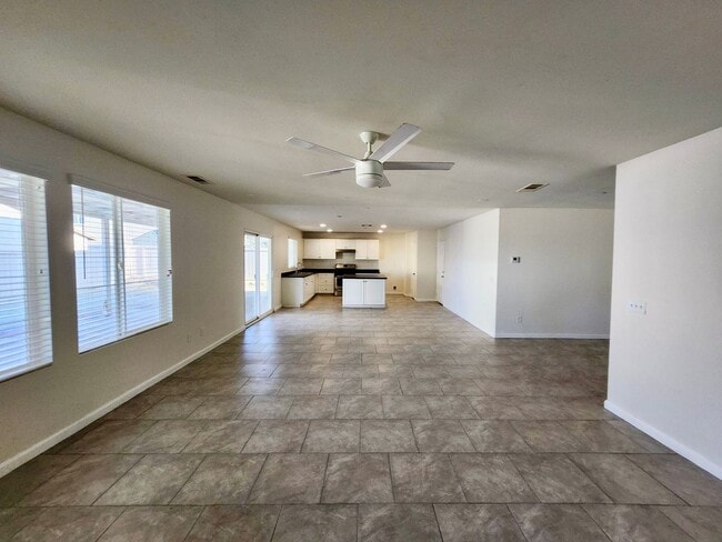 Building Photo - Newer 5 Bedroom home in quiet Lancaster co...