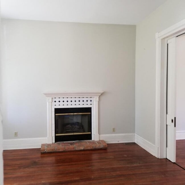 Building Photo - 2424 Birch Ave