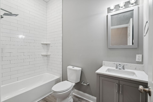 Photo - 5050 Walnut St