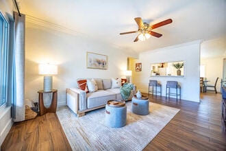 Building Photo - 1687 Sycamore St