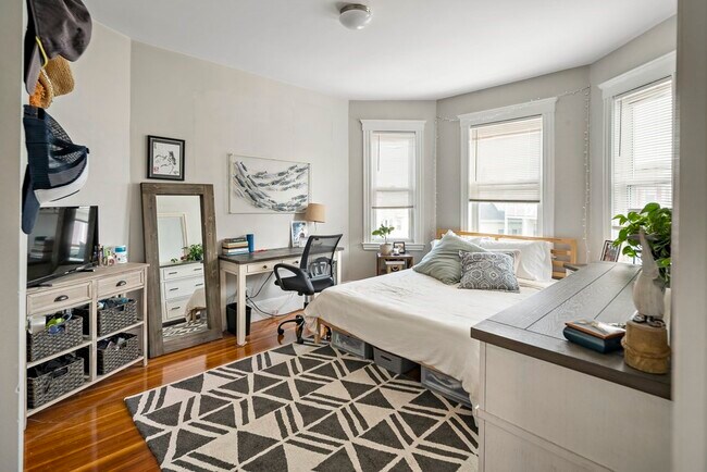 Building Photo - 39 Edison Green