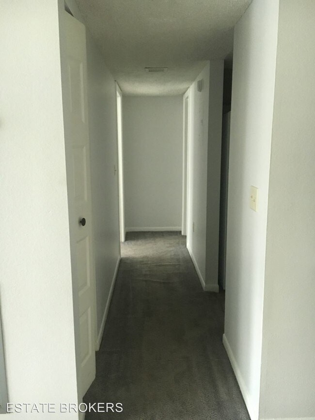 Building Photo - 3234 S Semoran Blvd