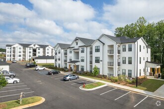 Building Photo - Evolve New Hope Farm