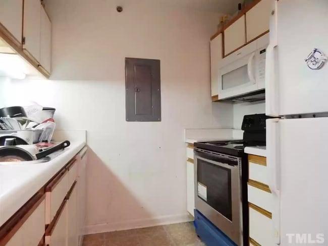 Building Photo - 1440 Collegiate Cir